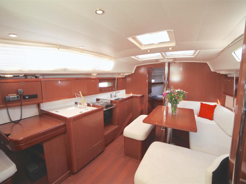 Book yachts online - sailboat - Oceanis 40 - Violet - rent