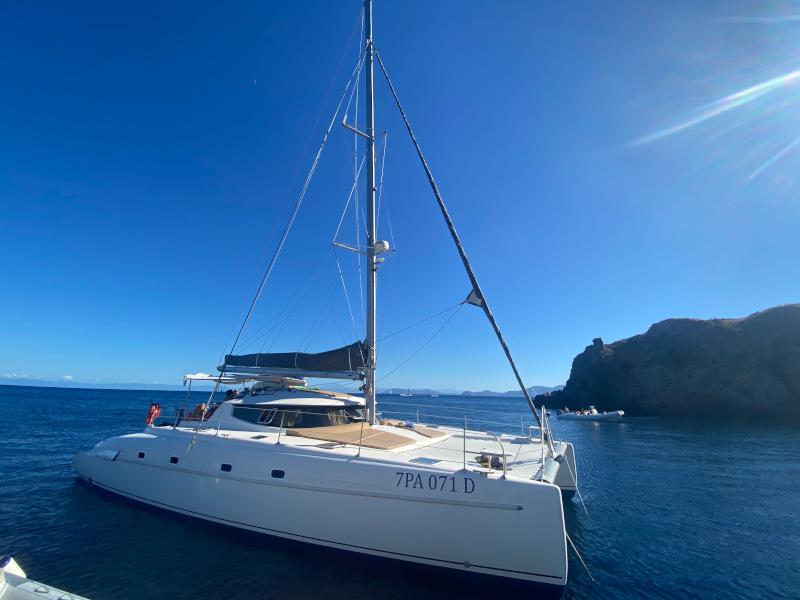 Book yachts online - catamaran - Bahia 46 - Hyera ( AC / WATER MAKER ) - rent