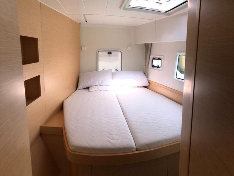 Book yachts online - catamaran - Lagoon 42 - MAGAN 1 WATER MAKER - PANNELS  - rent