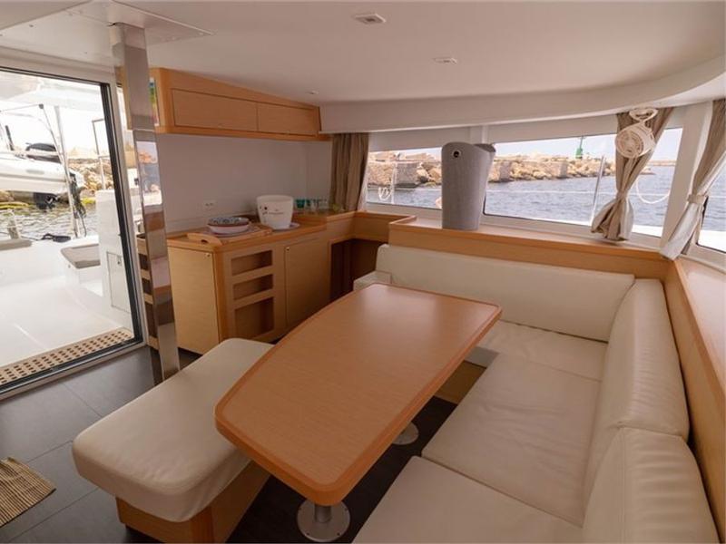 Book yachts online - catamaran - Lagoon 42 - MAGAN 1 WATER MAKER - PANNELS  - rent