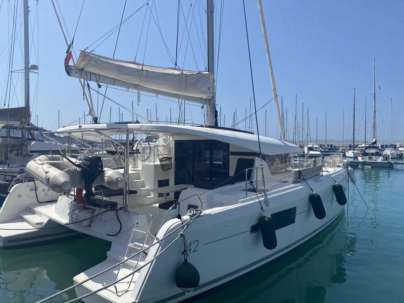 Book yachts online - catamaran - Lagoon 42 - MAGAN 1 WATER MAKER - PANNELS  - rent