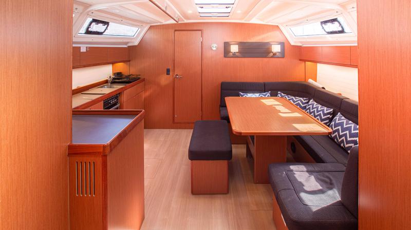 Book yachts online - sailboat - Bavaria Cruiser 46 - Dorabella - rent