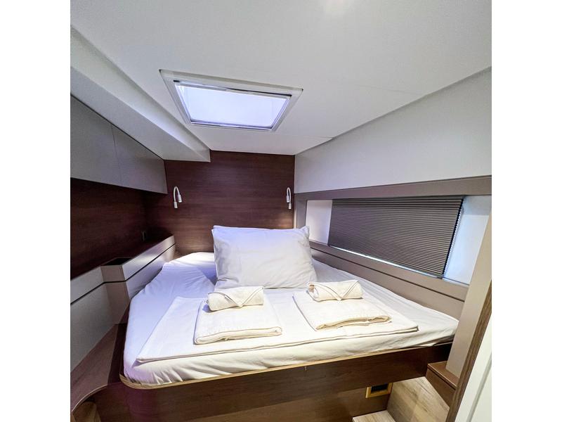 Book yachts online - catamaran - Bali 4.4 - ROSINA - rent