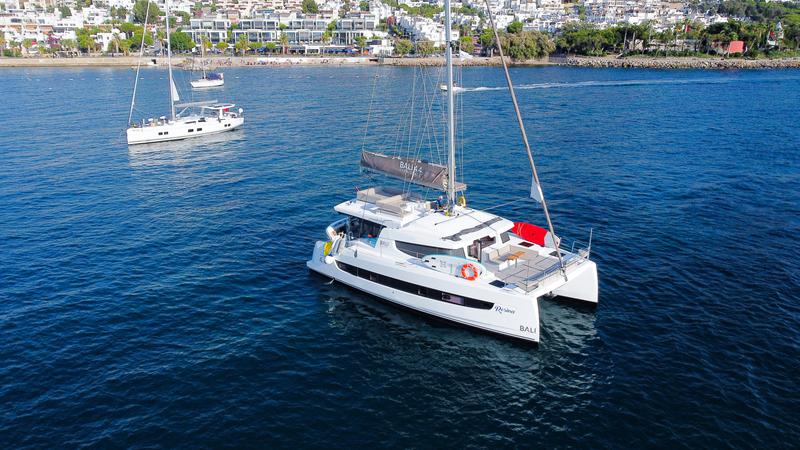 Book yachts online - catamaran - Bali 4.4 - ROSINA - rent