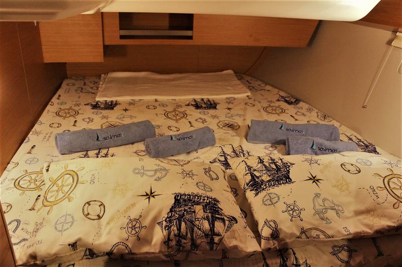 Book yachts online - sailboat - Dufour 430 Grand Large - Esperanza - rent