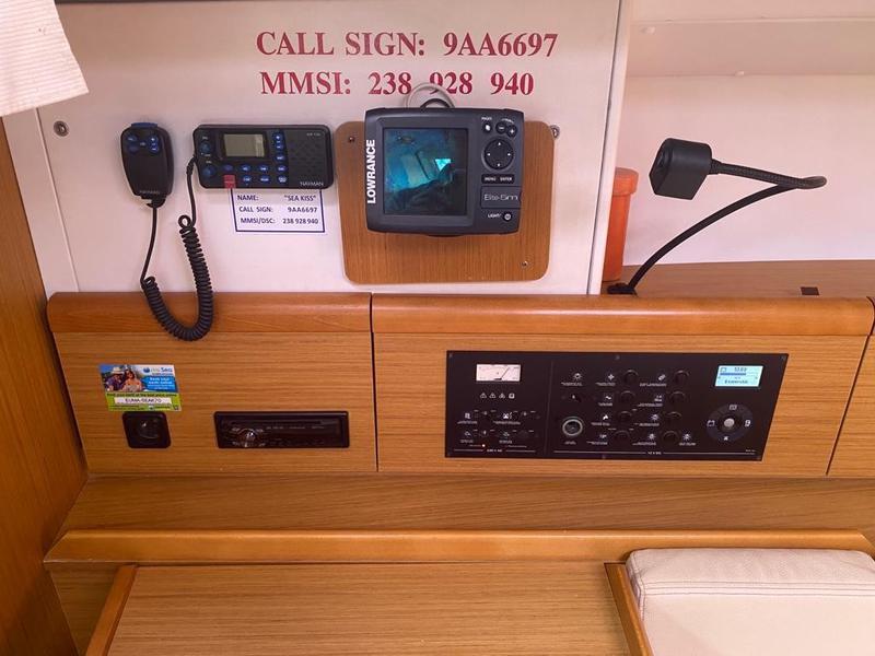 Book yachts online - sailboat - Sun Odyssey 42 i - Winter Breeze - rent