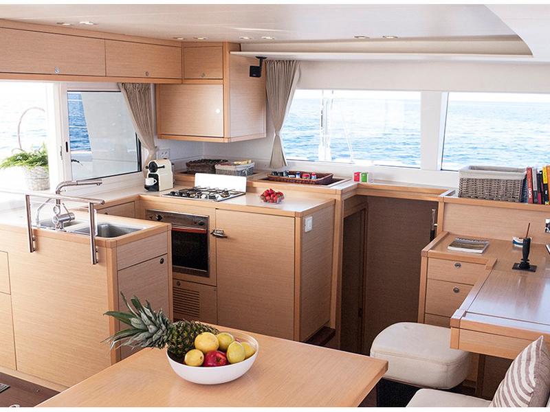 Book yachts online - catamaran - Lagoon 450 - Balok - rent