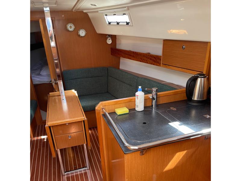 Book yachts online - sailboat - Bavaria Cruiser 32 - CESSAR - rent