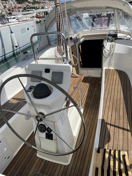 Book yachts online - sailboat - Bavaria Cruiser 32 - CESSAR - rent