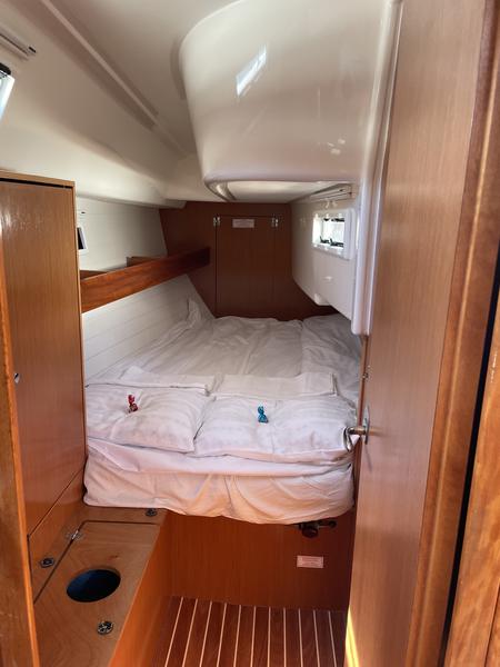 Book yachts online - sailboat - Bavaria Cruiser 32 - CESSAR - rent