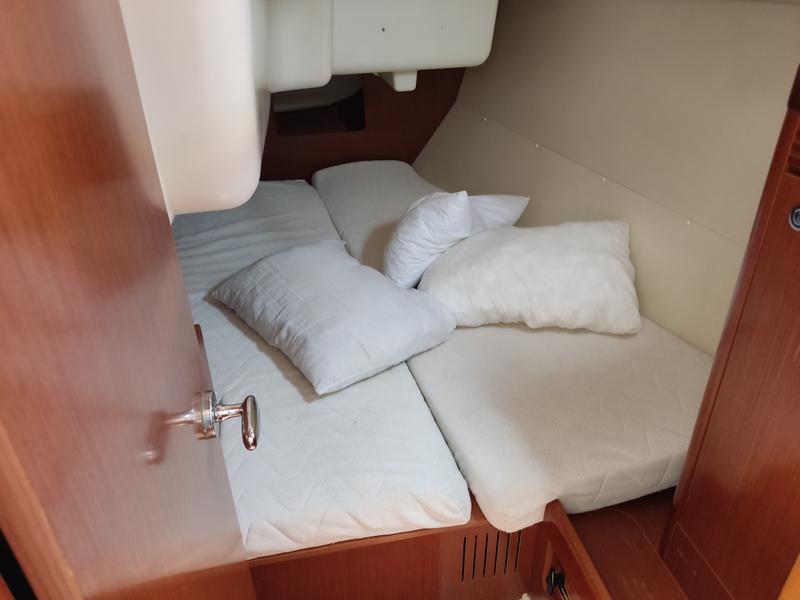 Book yachts online - sailboat - Oceanis 34 - Marilou - rent