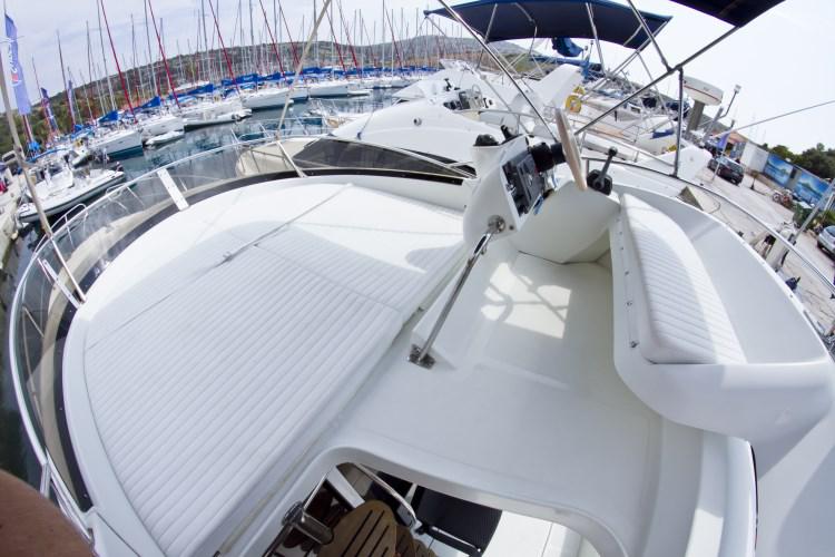 Book yachts online - motorboat - Starfisher 34 - Stella - rent