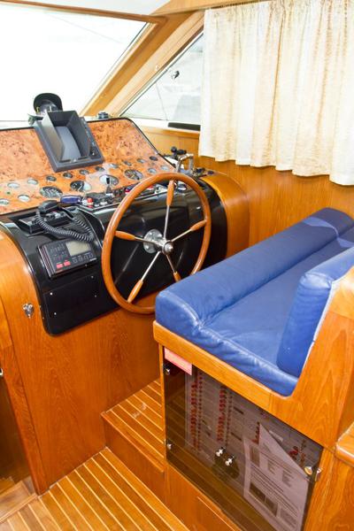 Book yachts online - motorboat - Yaretti 1910 - Relax  - rent