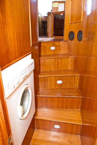 Book yachts online - motorboat - Yaretti 1910 - Royal  - rent