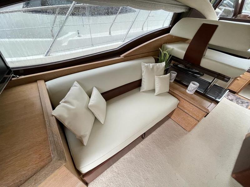 Book yachts online - motorboat - Azimut 47 - Kecalu - rent