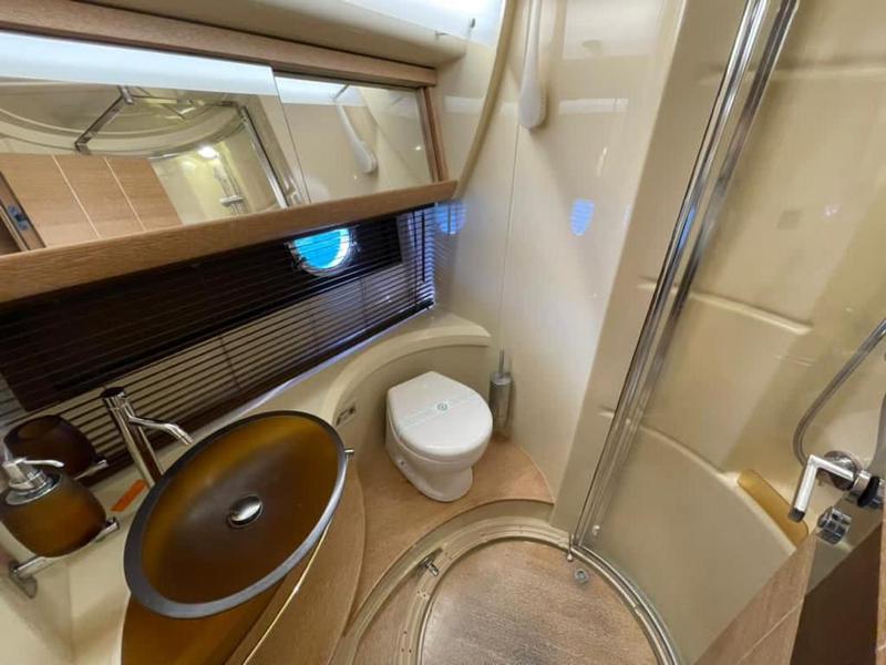 Book yachts online - motorboat - Azimut 47 - Kecalu - rent