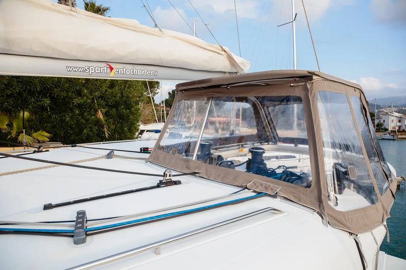 Book yachts online - catamaran - Lagoon 400 S2 - Auster - rent
