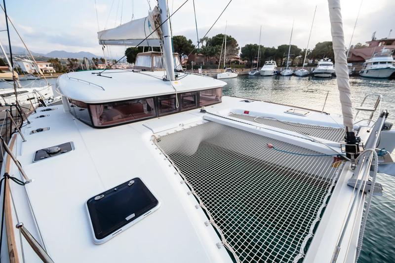 Book yachts online - catamaran - Lagoon 400 S2 - Auster - rent