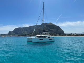 Book yachts online - catamaran - Lagoon 40 - Milu 2.0 - rent
