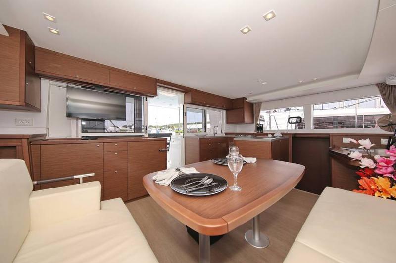 Book yachts online - catamaran - Lagoon 450 Sport - Gecko - rent