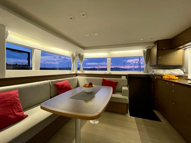 Book yachts online - catamaran - Lagoon 450 Sport - Gecko - rent