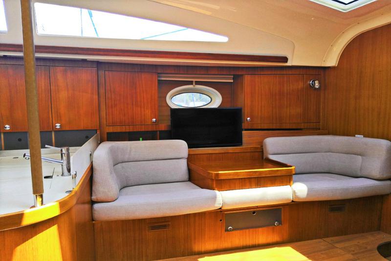 Book yachts online - sailboat - Elan 514 Impression - MGV Treaton - rent