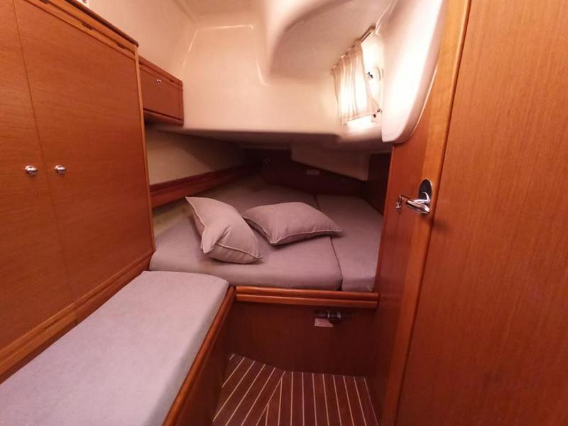 Book yachts online - sailboat - Bavaria 40 Cruiser - Santana  - rent