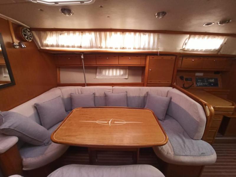 Book yachts online - sailboat - Bavaria 40 Cruiser - Santana  - rent