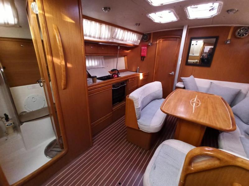 Book yachts online - sailboat - Bavaria 40 Cruiser - Santana  - rent