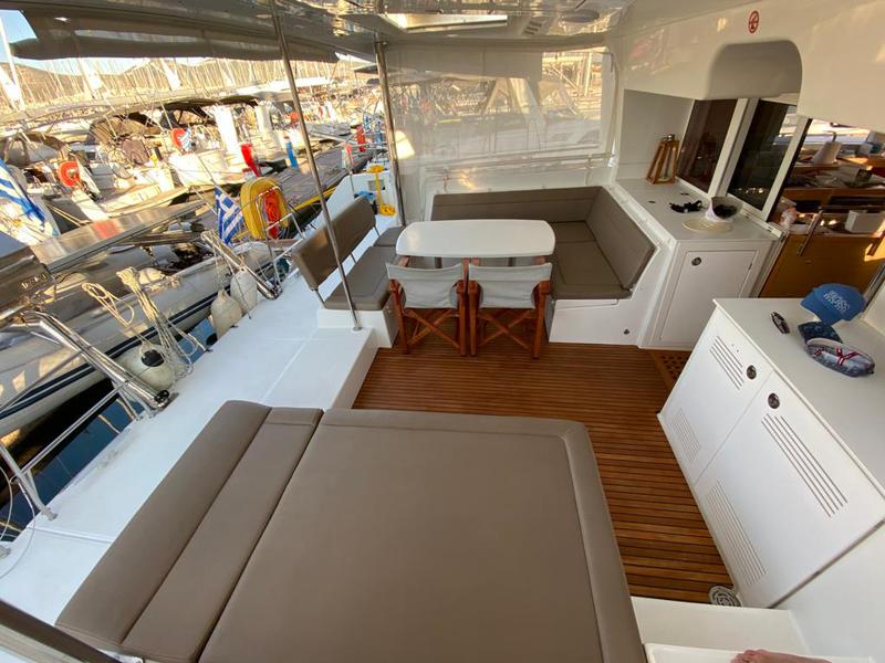 Book yachts online - catamaran - Lagoon 450F - AEROPI  |⛵ VIP, Skippered Only, Watermaker, Generator, AC, BBQ - rent
