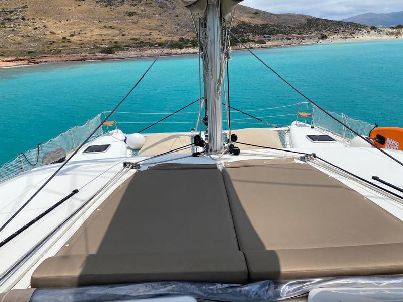 Book yachts online - catamaran - Lagoon 450F - AEROPI  |⛵ VIP, Skippered Only, Watermaker, Generator, AC, BBQ - rent