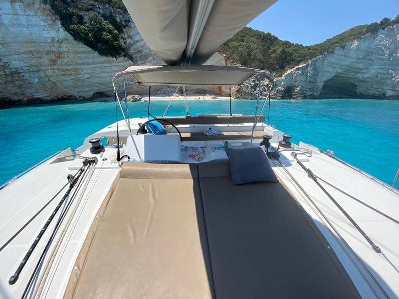 Book yachts online - catamaran - Lagoon 450F - AEROPI  |⛵ VIP, Skippered Only, Watermaker, Generator, AC, BBQ - rent