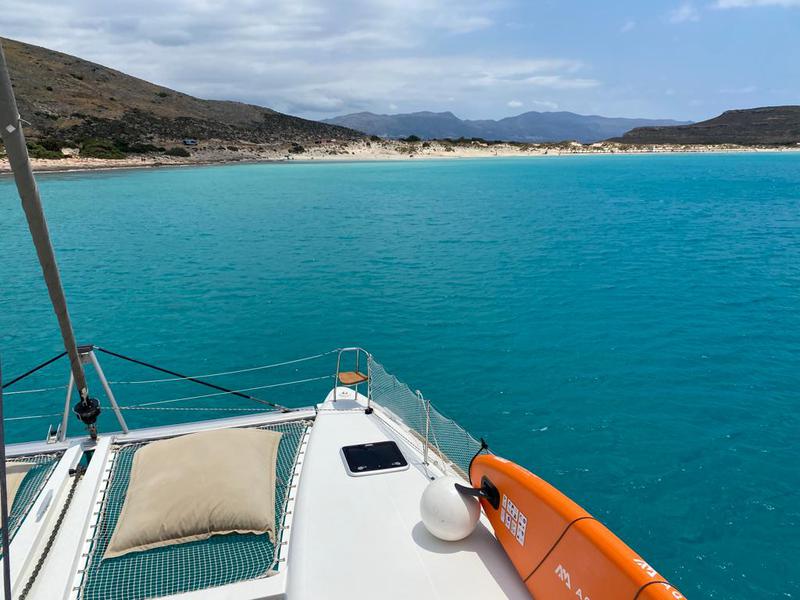 Book yachts online - catamaran - Lagoon 450F - AEROPI  |⛵ VIP, Skippered Only, Watermaker, Generator, AC, BBQ - rent