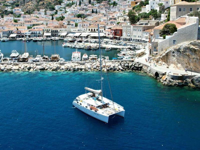 Book yachts online - catamaran - Lagoon 450F - AEROPI  |⛵ VIP, Skippered Only, Watermaker, Generator, AC, BBQ - rent