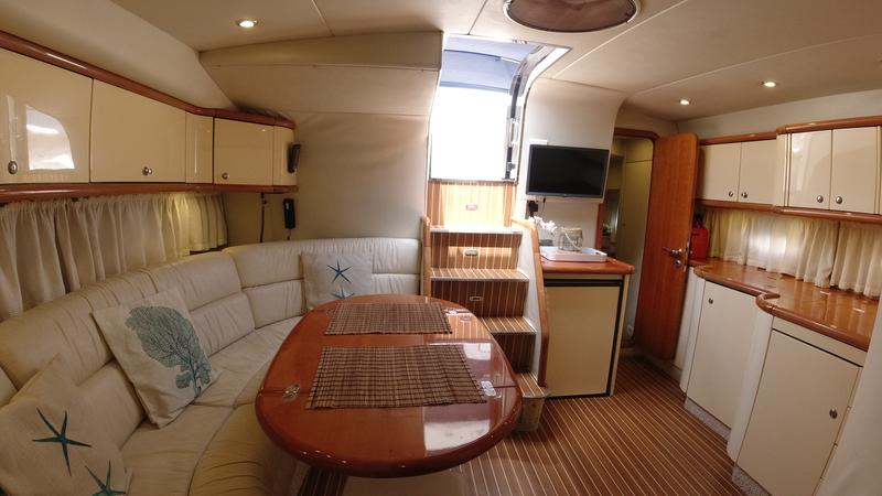 Book yachts online - motorboat - Sunseeker Portofino 40 - Maxim - rent