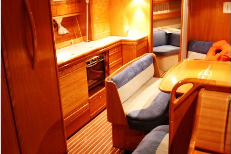 Book yachts online - sailboat - Bavaria 39 Cruiser - Kaštelet - rent