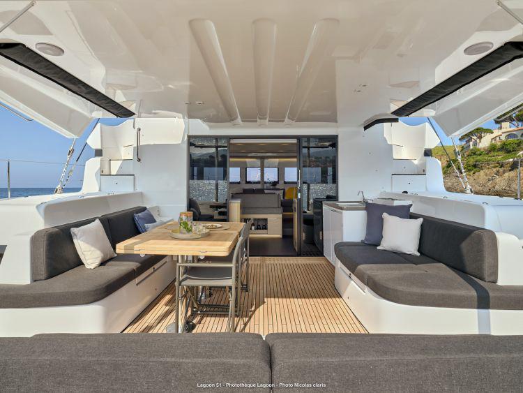 Book yachts online - catamaran - Lagoon 51 - Nordvær - rent