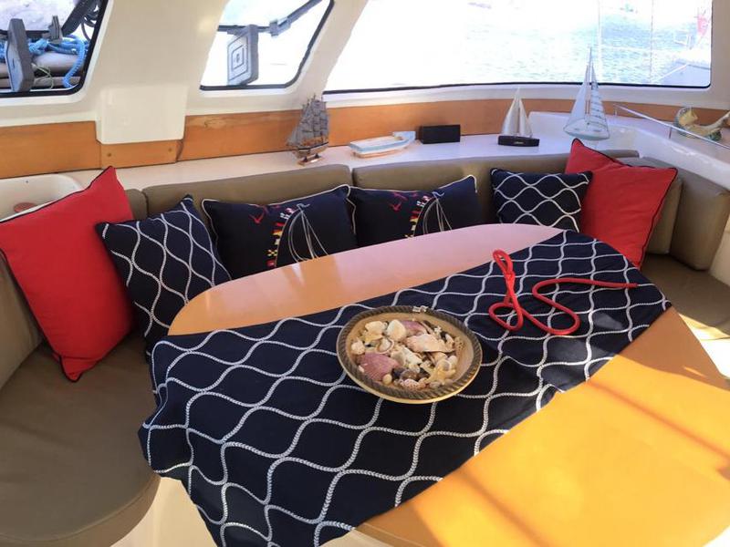 Book yachts online - catamaran - Fountaine Pajot Lavezzi 40 - Odinn - rent