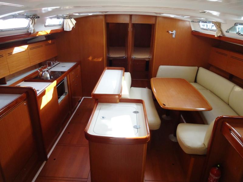 Book yachts online - sailboat - Cyclades 50.4 - BYC ANGRA - rent