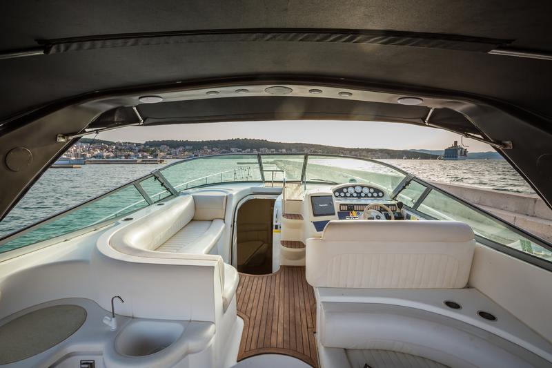 Book yachts online - motorboat - Cruisers 44 - GAP'S - rent