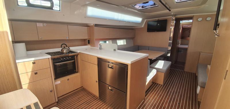 Book yachts online - sailboat - Bavaria C45 Style - Whisper - rent