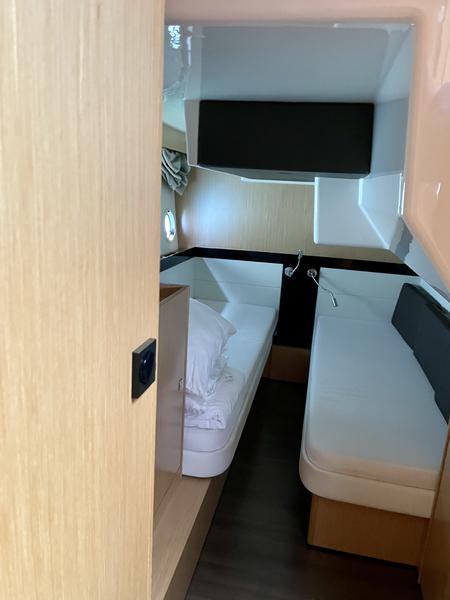 Book yachts online - motorboat - Bavaria Virtess 420 Fly - Mia Sophie - rent