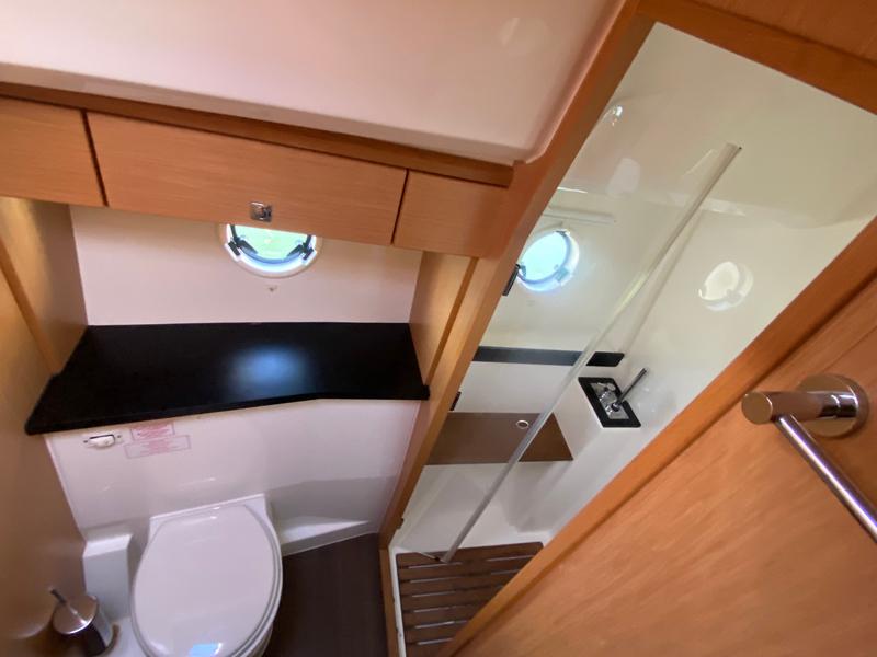 Book yachts online - motorboat - Bavaria Virtess 420 Fly - Mia Sophie - rent