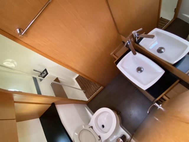 Book yachts online - motorboat - Bavaria Virtess 420 Fly - Mia Sophie - rent