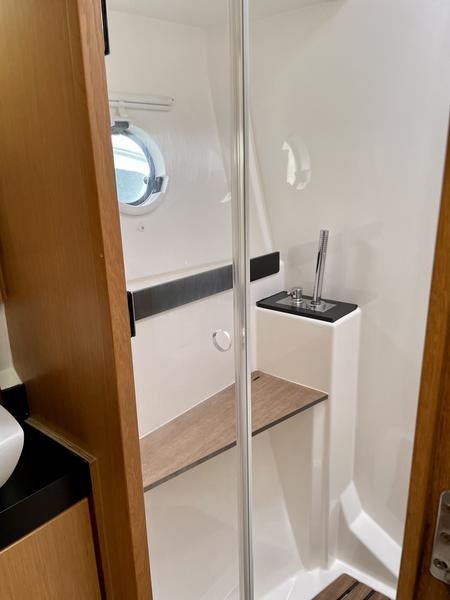 Book yachts online - motorboat - Bavaria Virtess 420 Fly - Mia Sophie - rent