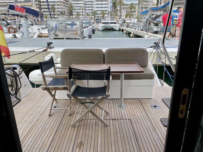 Book yachts online - motorboat - Bavaria Virtess 420 Fly - Mia Sophie - rent