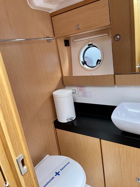 Book yachts online - motorboat - Bavaria Virtess 420 Fly - Mia Sophie - rent