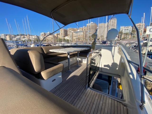 Book yachts online - motorboat - Bavaria Virtess 420 Fly - Mia Sophie - rent