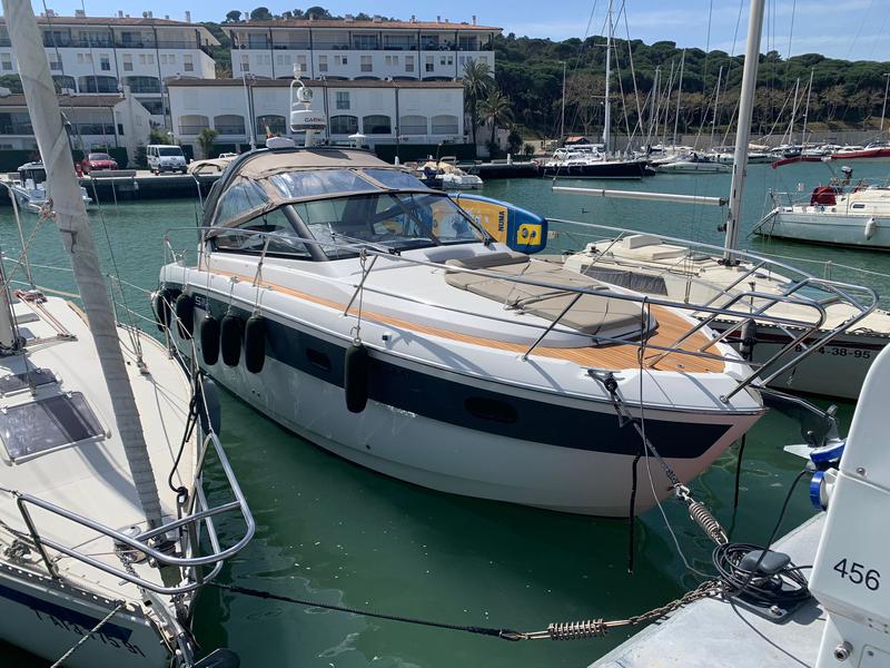 Book yachts online - motorboat - Bavaria Sport 330 Open - Sunrise I - rent