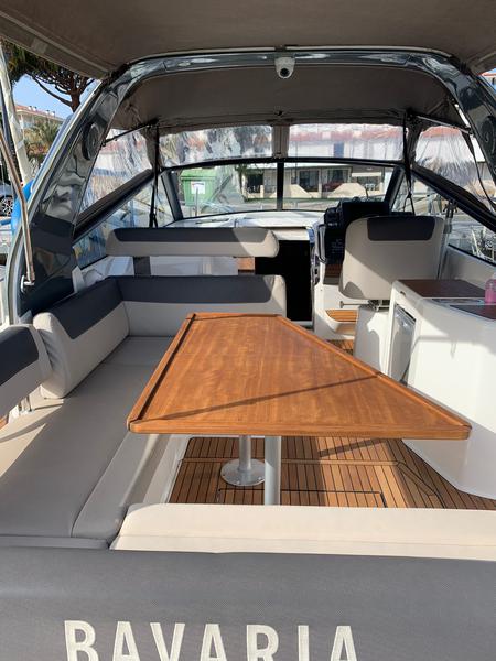 Book yachts online - motorboat - Bavaria Sport 330 Open - Sunrise I - rent